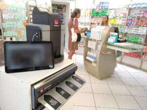 caisse sécurisée automatique cashguard en pharmacie